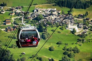 Sur un an, c'est cependant en Suisse centrale que la hausse est la plus spectaculaire, de 25% en nombre de passagers et de 63% pour les recettes. (KEYSTONE/Jean-Christophe Bott)